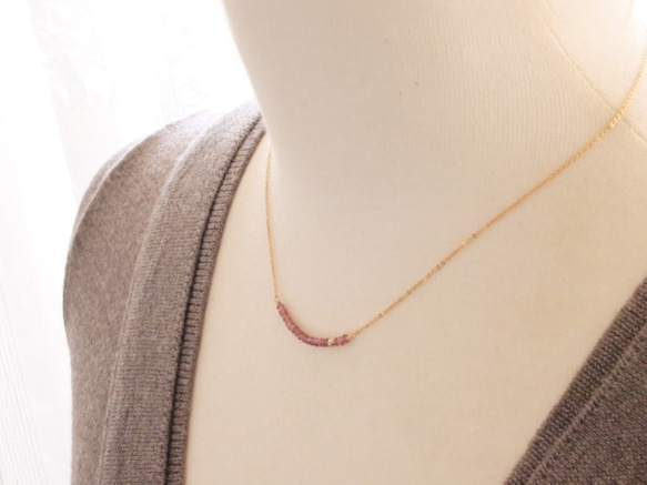 14KGF Garnet Line Necklace 第4張的照片