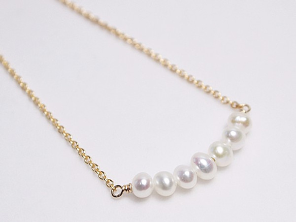 14KGF Crescent Pearl Necklace 3枚目の画像