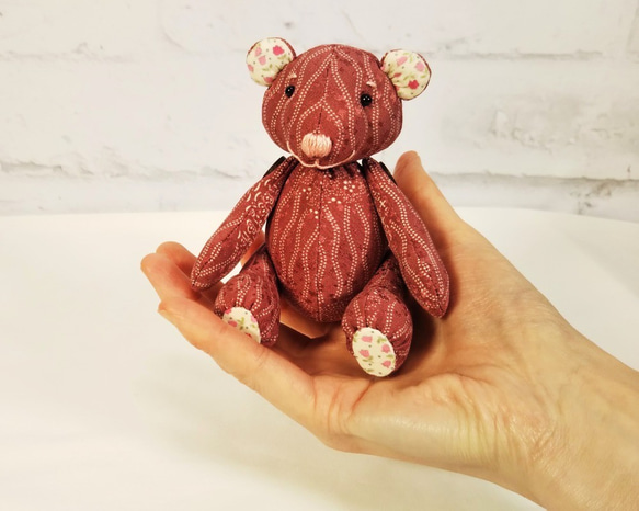 小さなテディベア  着物リメイク  手のひらサイズ Teddy bear 2枚目の画像