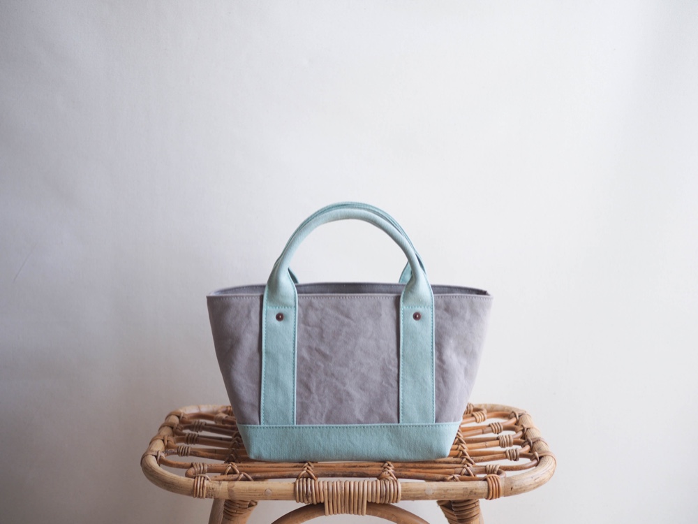 ＊受注制作＊蓋付きしかくトート petit（グレー×ミントグリーン）
