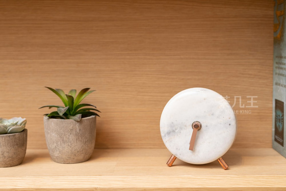 簡約質感小物-大理石圓形小桌鐘 | 石材系列 擺飾 第4張的照片