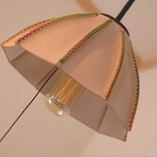 選べるステッチカラー ヌメ革のランプシェード シーリングライト