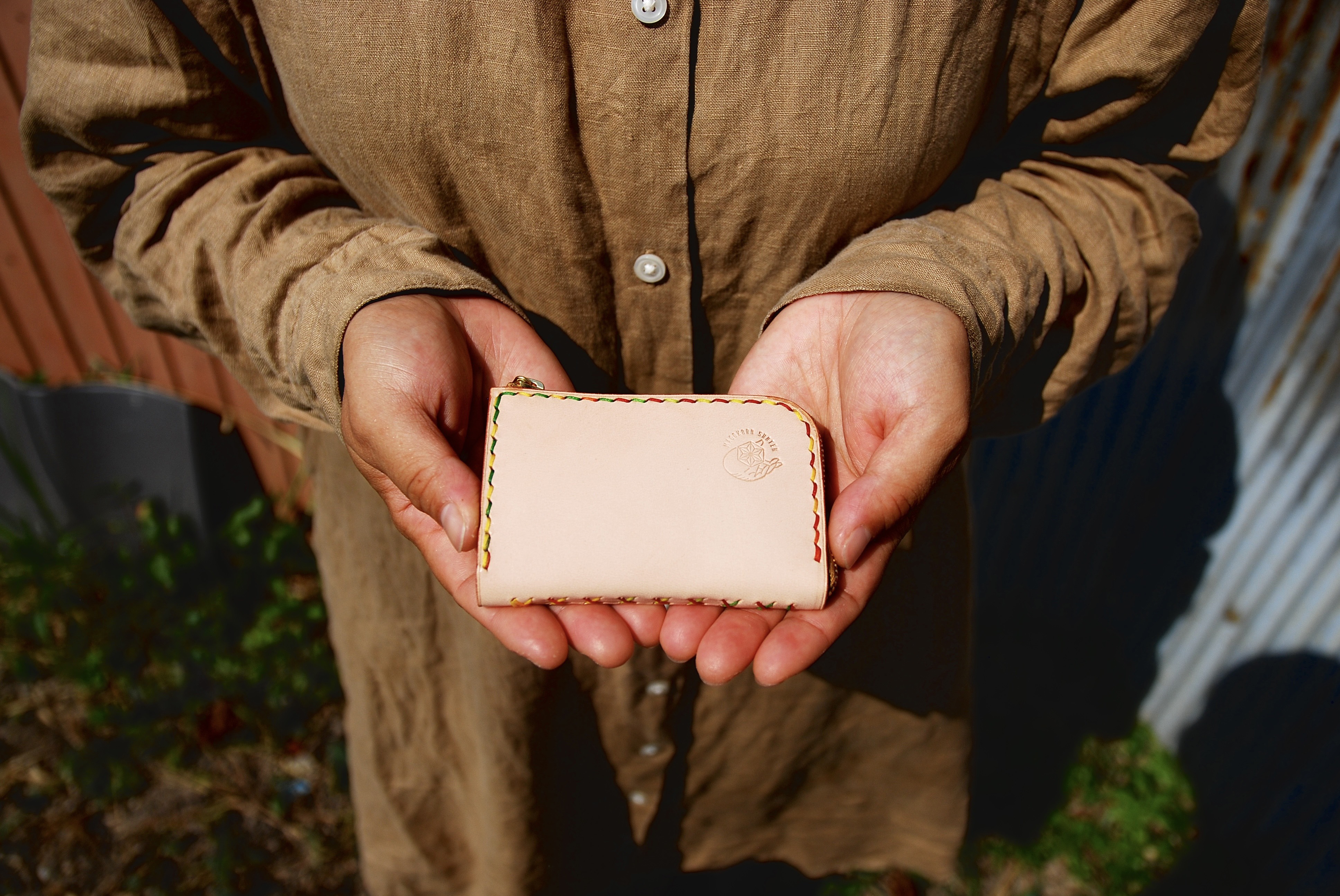 L字ファスナーのミニウォレット