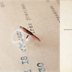 レトロ紙のイヤリング -14mmの折り紙手裏剣- #151 4枚目の画像