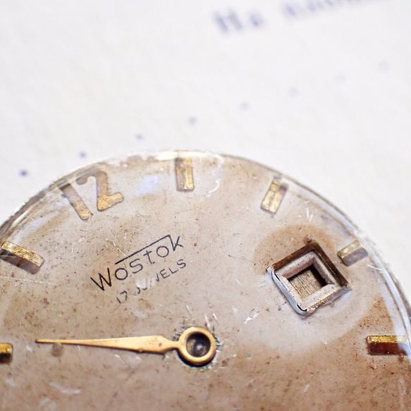 本物の文字盤ブローチ ＜アンティーク腕時計の分解アクセサリー＞ #C0007 2枚目の画像