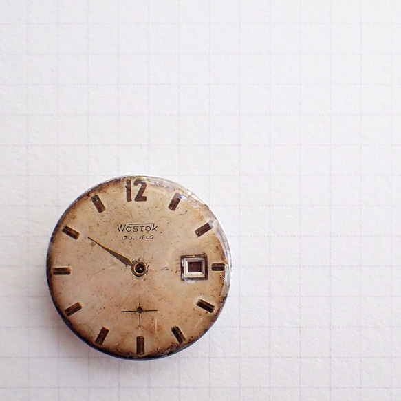 本物の文字盤ブローチ ＜アンティーク腕時計の分解アクセサリー＞ #C0007 4枚目の画像