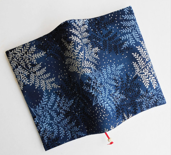 creema限定【文庫本用ブックカバー】木の葉が見る夢 ブック