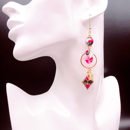 不思議の国のアリス☆ハートの女王＊ピアス／イヤリング ピアス