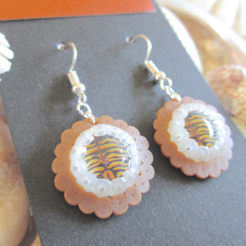 アイロンビーズアクセサリー】カラフルなピアス｜ブラウン ピアス