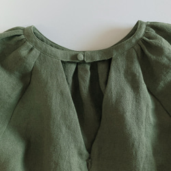 東雲 しののめ --- 柔らかリネンのワンピース（ダークネイビー）ベルギーリネン100% 遠州織物 背中にデザイン 7枚目の画像