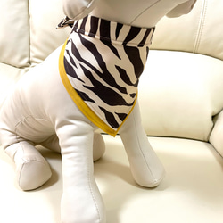 トラ柄(黒) バンダナ　M〜Lサイズ　ペット用　アニマル柄　犬 猫 サファリ 5枚目の画像