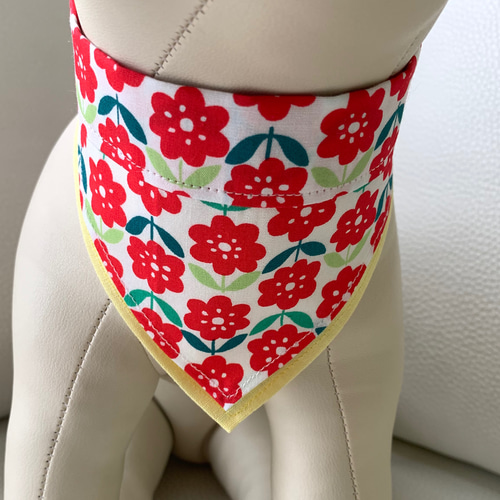 特価 1000円！可愛い赤い花 バンダナ Sサイズ ペット用 花柄 小型犬 猫