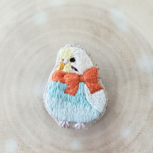 セキセイインコ（レインボー）刺繍ブローチ【受注製作】 ブローチ 