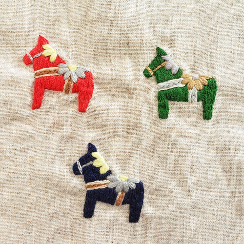 ダーラナホースの刺繍ブローチ(緑)【受注製作】 ブローチ choco mint