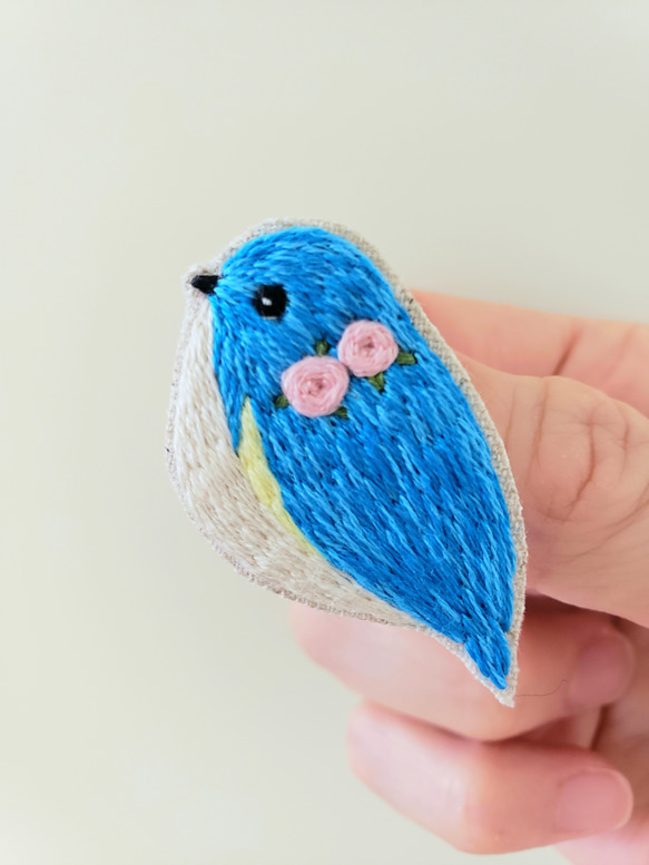 Bluebird刺繍ブローチ【受注制作】 2枚目の画像