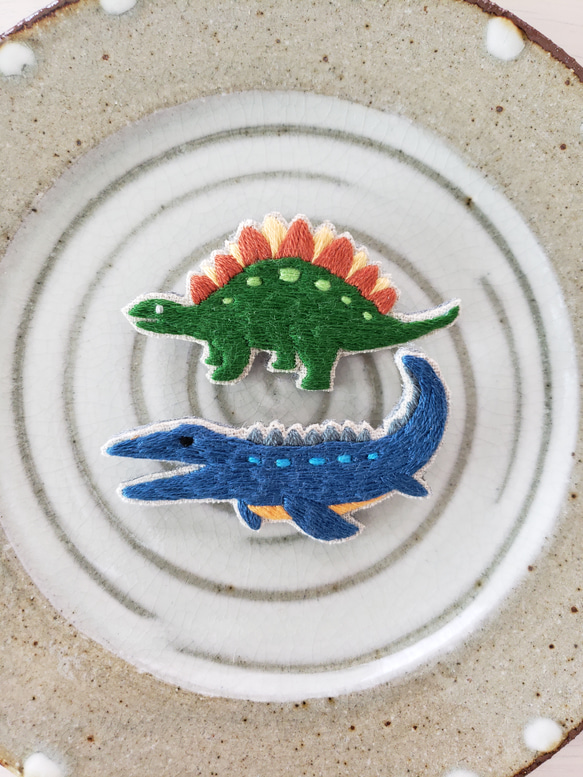 恐竜の刺繍ブローチ(モササウルス)【受注制作】 3枚目の画像