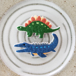 恐竜の刺繍ブローチ(ステゴサウルス)【受注制作】 3枚目の画像