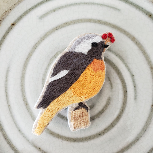 ジョウビタキの刺繍ブローチ【受注製作】 ブローチ choco mint 通販