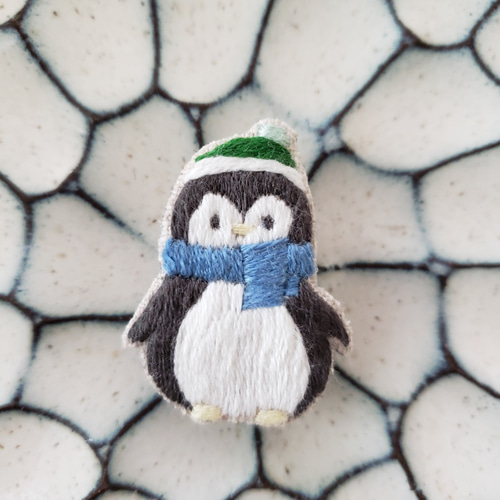 //KUKKO//アンティーク風 クマの刺繍ベンチ くまと風船刺繍ブローチ【受注製作】 ブローチ choco mint 通販