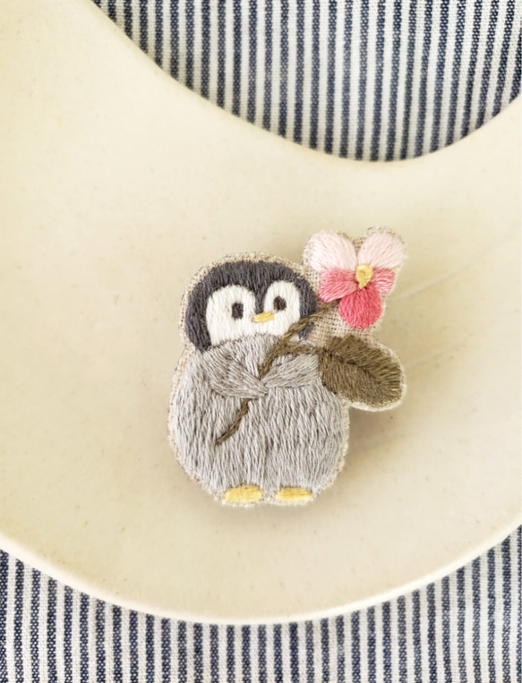 ピンクハウス 野うさぎの森ワッペンブローチ
