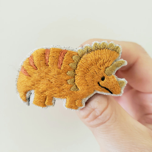 うえのえみ ブローチ ネコ 恐竜 恐竜 ピンバッジ ブローチ♬ ティラノサウルス ステゴサウルス