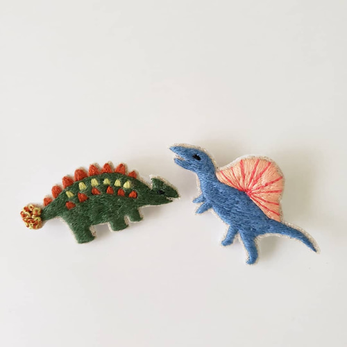 恐竜の刺繍ブローチ（スピノサウルス）【受注製作】 ブローチ choco 