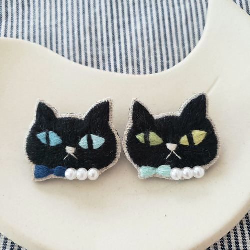 黒猫刺繍ブローチ（グリーン）【受注製作】 ブローチ choco mint