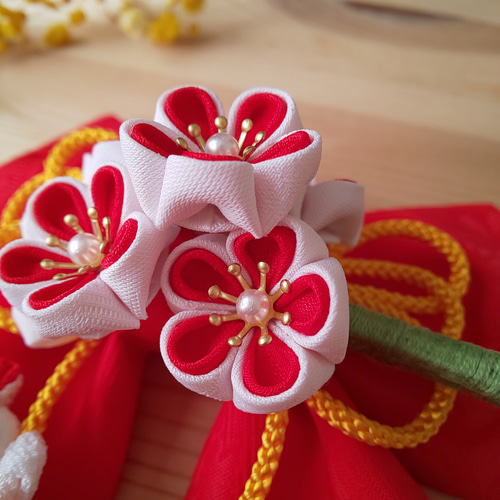 七五三3歳 着物髪飾り リボン赤 つまみ細工 子供用 ❀うさぎが遊ぶ