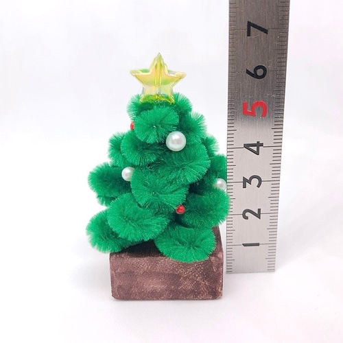 モールのクリスマスツリー クリスマスツリー モール作家YABU