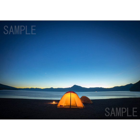【A4可能】まるでカナダ？！夏の夜、支笏湖畔のキャンプ場、北海道風景写真 1枚目の画像