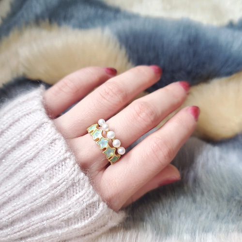 特集掲載】5粒パールのイルミネーションリング＊*ストレート/V字