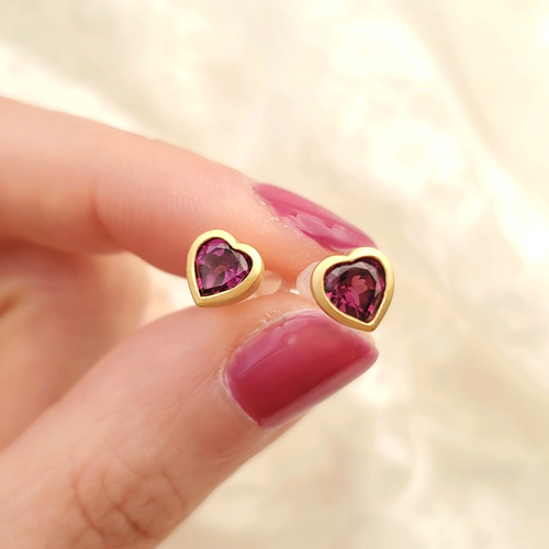 選べる10種の天然石】小さなハートのスタッドピアス＊オパール ピンク