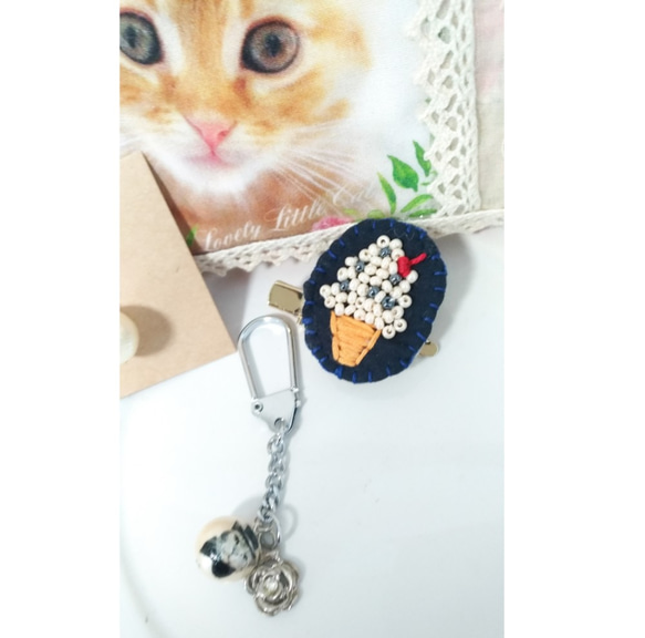 写真全部セット！猫ポーチ＆刺繍ブローチ＆ピアス＆チャーム＆ポストカード&シール等 5枚目の画像