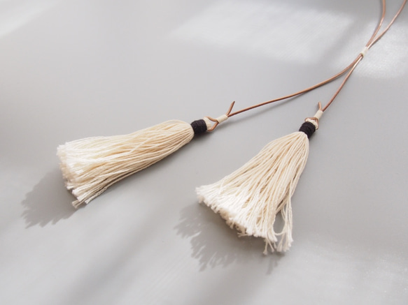 KU2001-1 / NATURAL TASSELS NECKLACE 3枚目の画像