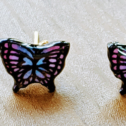 【両耳】蝶のピアス(金属アレルギー非対応) 3枚目の画像