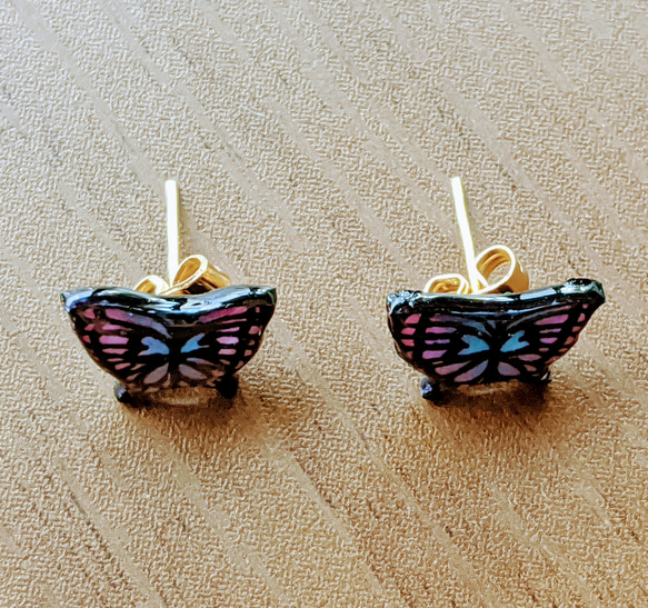 【両耳】蝶のピアス(金属アレルギー非対応) 5枚目の画像