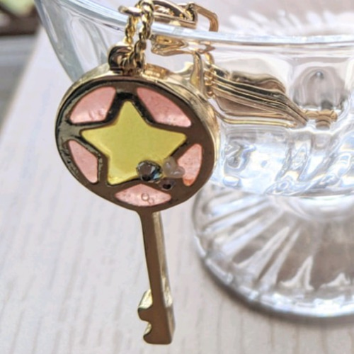 夜に光る星⭐鍵の形のキーホルダー その他アクセサリー Hanasuki