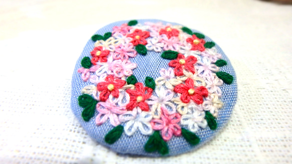 ◆刺繍◆◇◆ﾌﾗﾜｰﾘｰｽ◆◇◆ﾌﾞﾛｰﾁ◆◇◆ﾃﾞﾆﾑ◆◇◆直径⑤㎝◆ 2枚目の画像