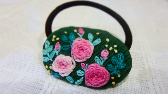 新作◆刺繍◆◇◆ﾍｱｺﾞﾑ◆◇◆薔薇◆◇◆rose◆◇◆⑤.⑤×③.⑤㎝◆ 2枚目の画像