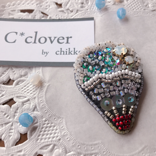 ビーズ刺繍】気球ブローチ ブローチ chikko 通販 8558519 ビーズ刺繍】気球ブローチ ブローチ chikko 通販 8558519