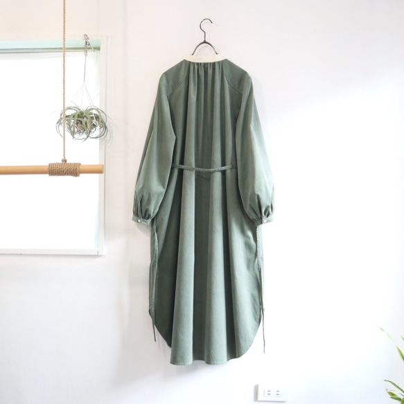 cotton corduroy stand color I-line P dress  (smokey green) 8枚目の画像