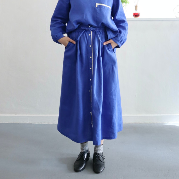 french linen front button skirt (cobalt blue) 1枚目の画像