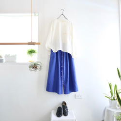 french linen front button skirt (cobalt blue) 2枚目の画像