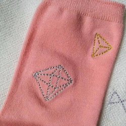 星の刺繍入り靴下　サーモンピンク 3枚目の画像