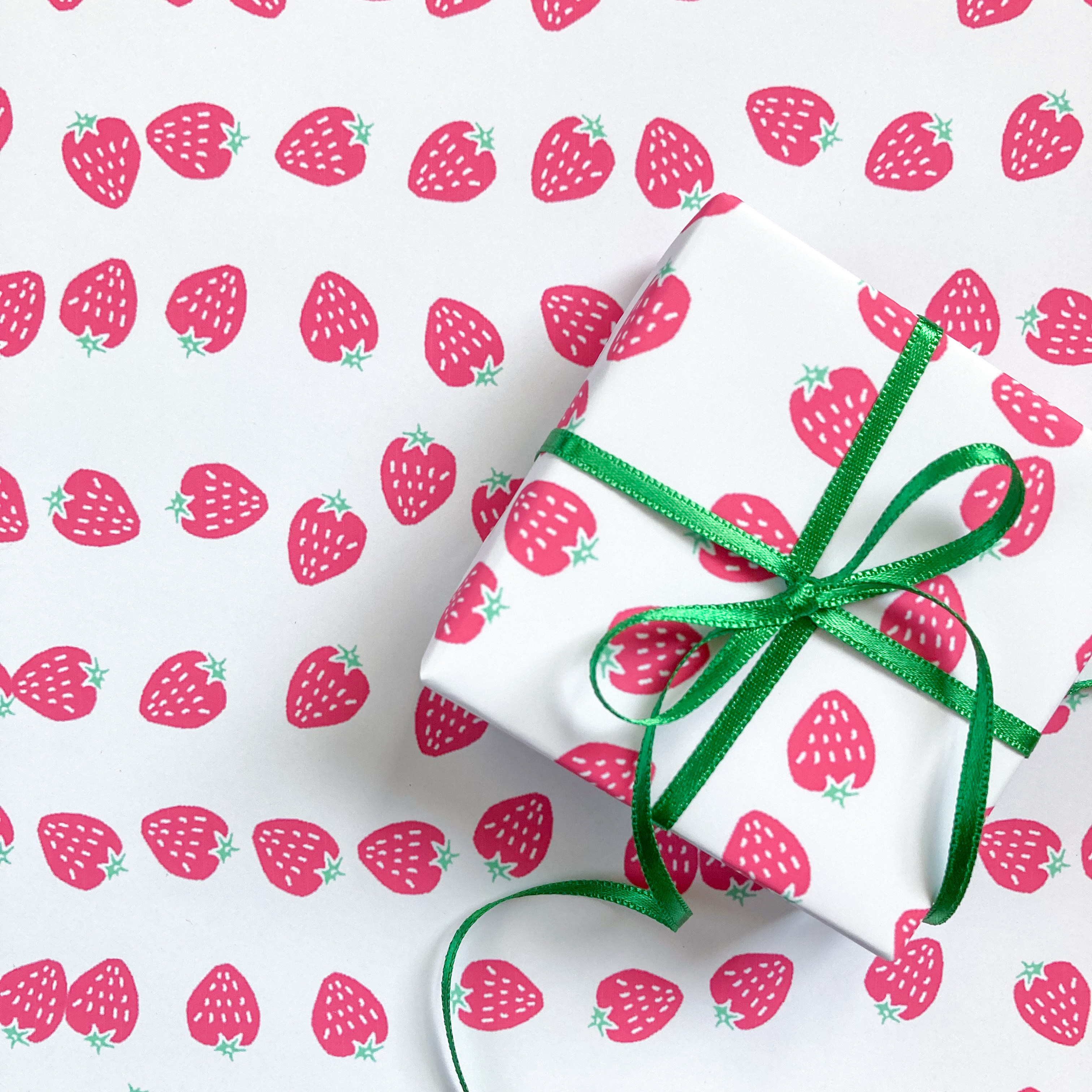 1000枚　デザインペーパー　シンプル　可愛い　ピンク　いちご