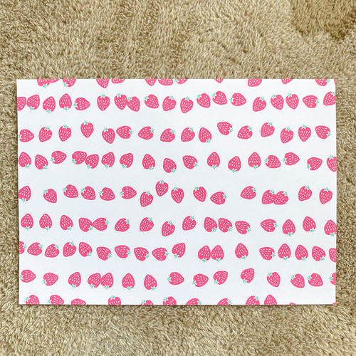 七転八起いちごのデザインペーパー 包装紙・ラッピングペーパー