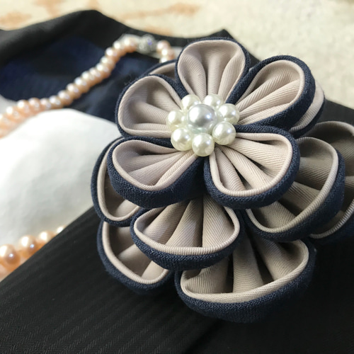 期間限定値下げ】つまみ細工 紺 グレー コサージュ 髪飾り 袴 着物 卒  