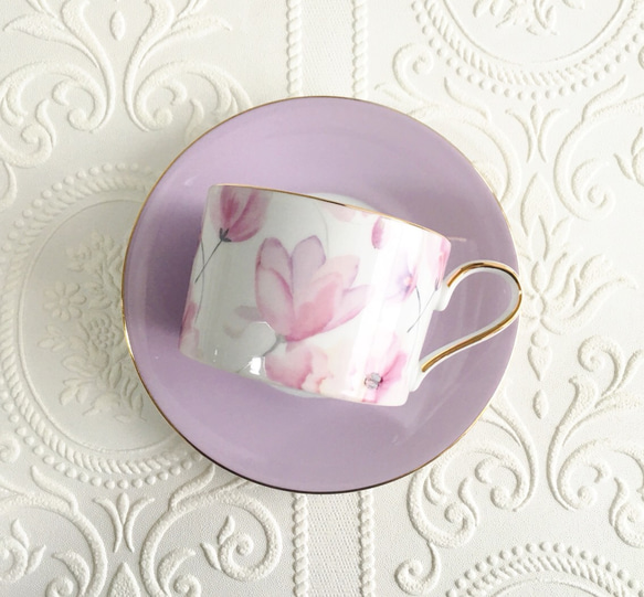 【再販】ふんわりパープルが可愛い♡水彩花のカップ&ソーサー 2枚目の画像