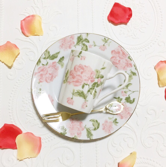 上品なピオニーの食器セット♪【ピンク】 1枚目の画像