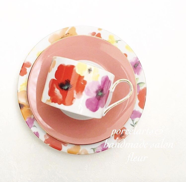 【2点セット】華やかな大人可愛い花柄のティーカップ